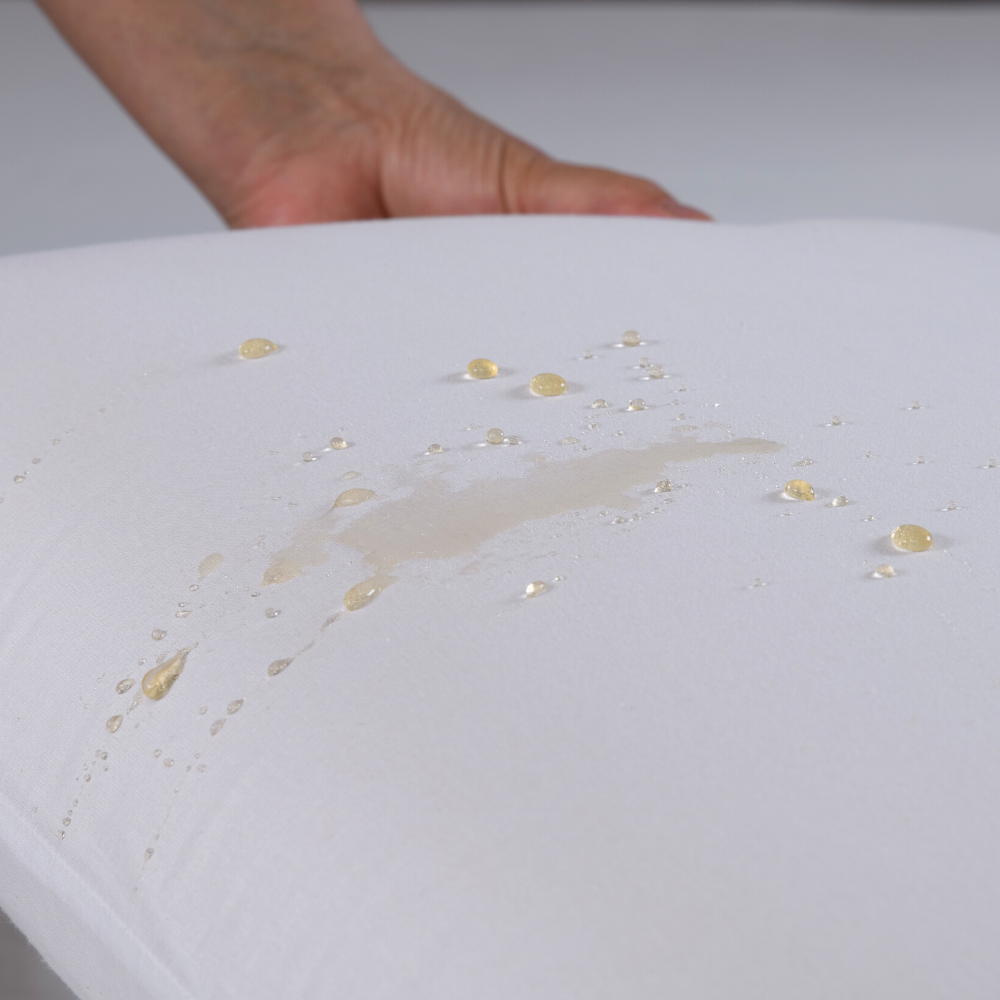 Capa Protetora Impermeável Para Travesseiro 1 Peça 70cm x 50cm 180 Fios 100% Algodão Com Zíper Branco